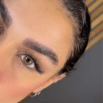 لنز رنگی لازورد مدل مجیک هیزل