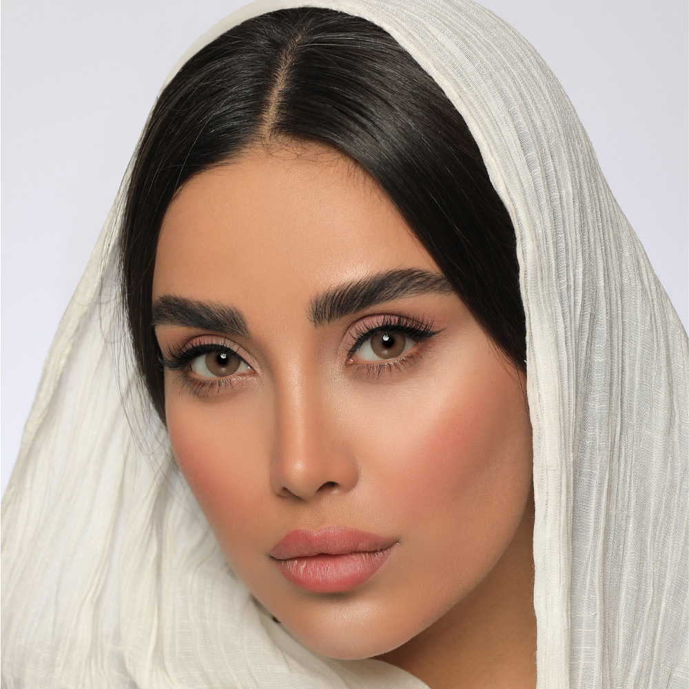 لنز قهوه‌ای